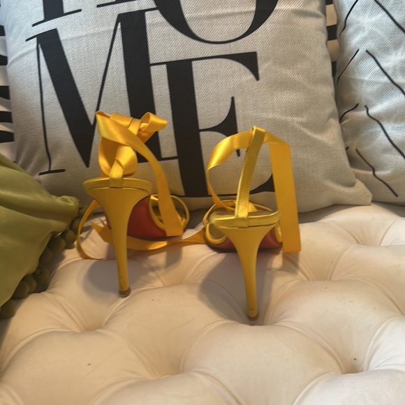 💛 Christian Louboutin Satin strappy sandals 💛 - Picture 5 of 8